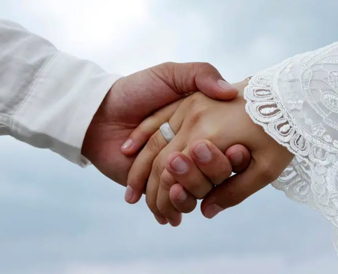 Can men and women be friends in Islam?